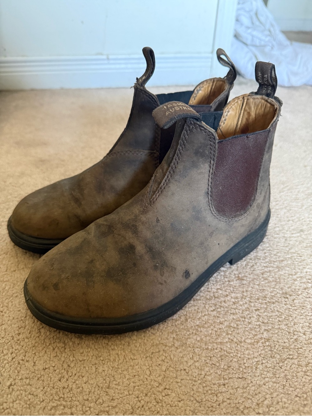Youth blundstones
